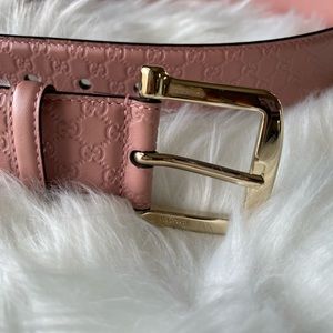 Soft pink Gucci micro GG belt